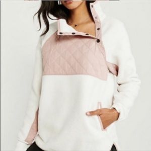 Abercrombie Asymmetrical Quilted
Fleece SZ S